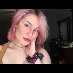 Meet your Posher, Alexandra